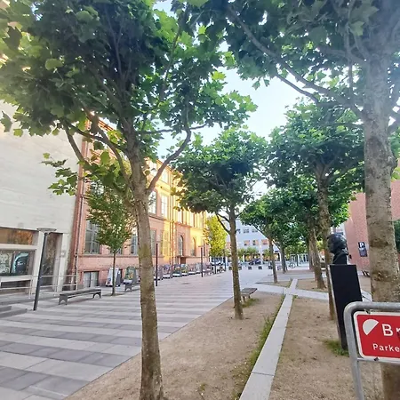 Σπίτι διακοπών Large Double In The Center Of *